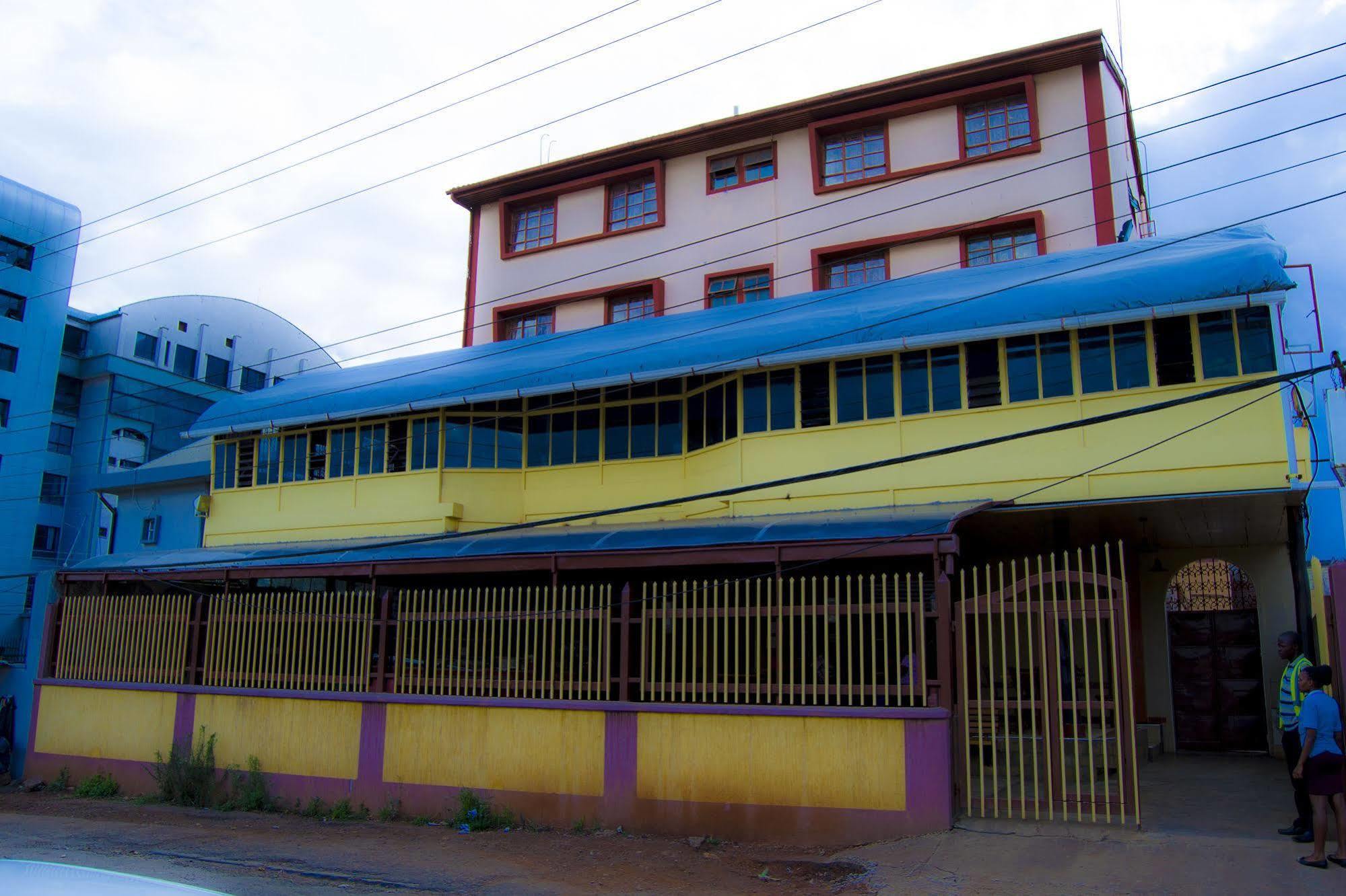 Mooreland Hotel Nairobi Exteriör bild