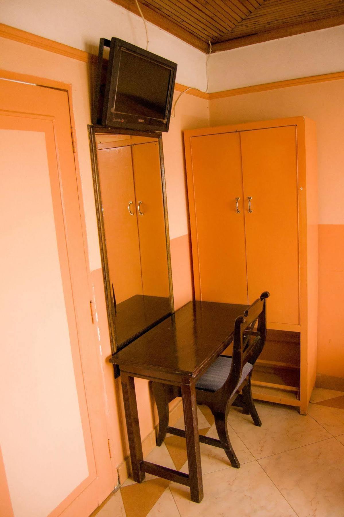 Mooreland Hotel Nairobi Exteriör bild